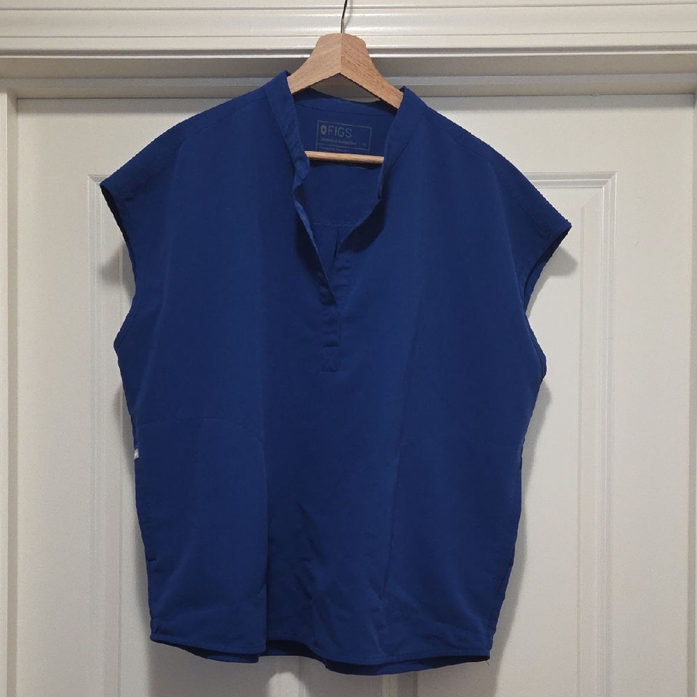 FIGS Rafaela Scrub Top in Electric Blue size XL